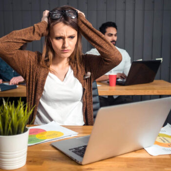 Signs of Burnout- 12 Warning Symptoms You Shouldn’t Ignore